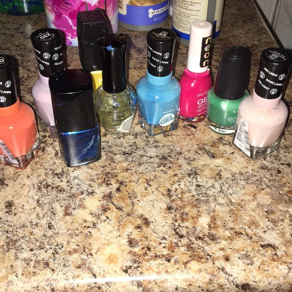 Fingernail polish